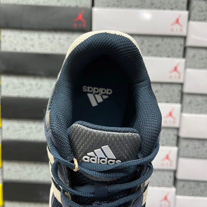 Adidas Response CL - Collegiate Navy Grey One