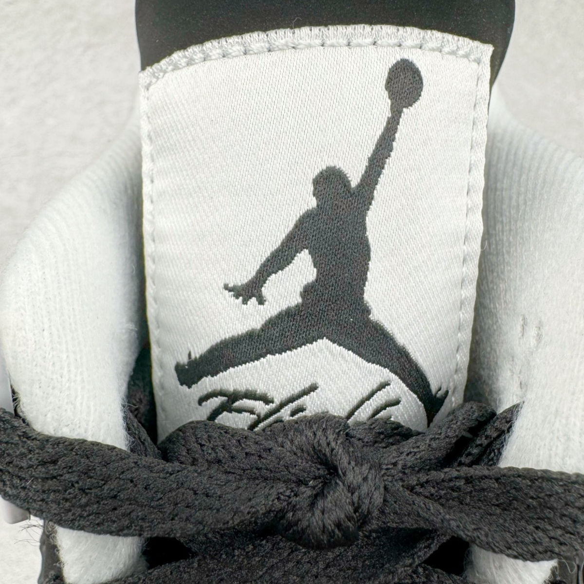 Air Jordan 4 Retro - Fear