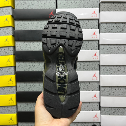 Air Max 95 x Undefeated - Geo Medium Olive
