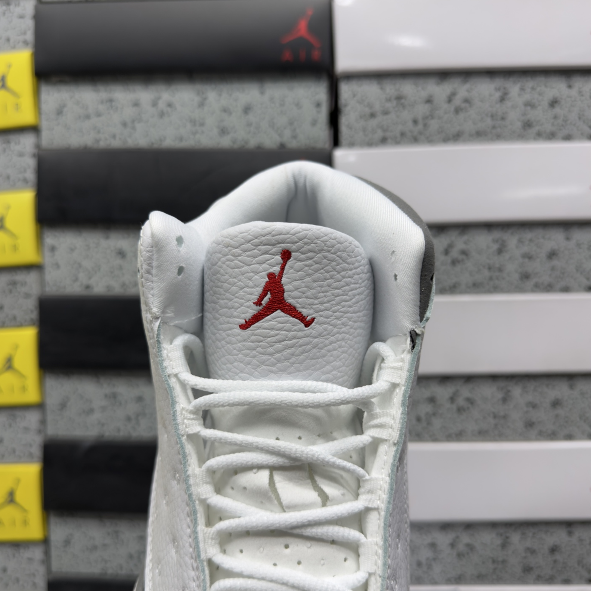 Air Jordan 13 Retro - Wolf Grey