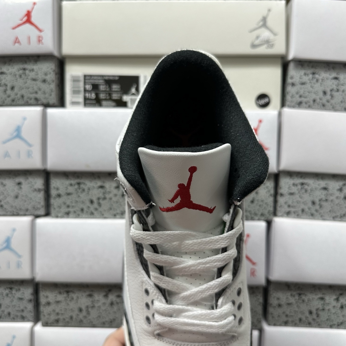Air Jordan 3 Retro - Cement Grey