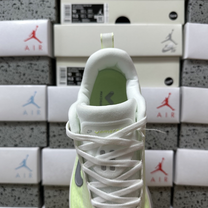 Nike Vomero Plus SE - Sail/Barely Volt/Metallic Silver