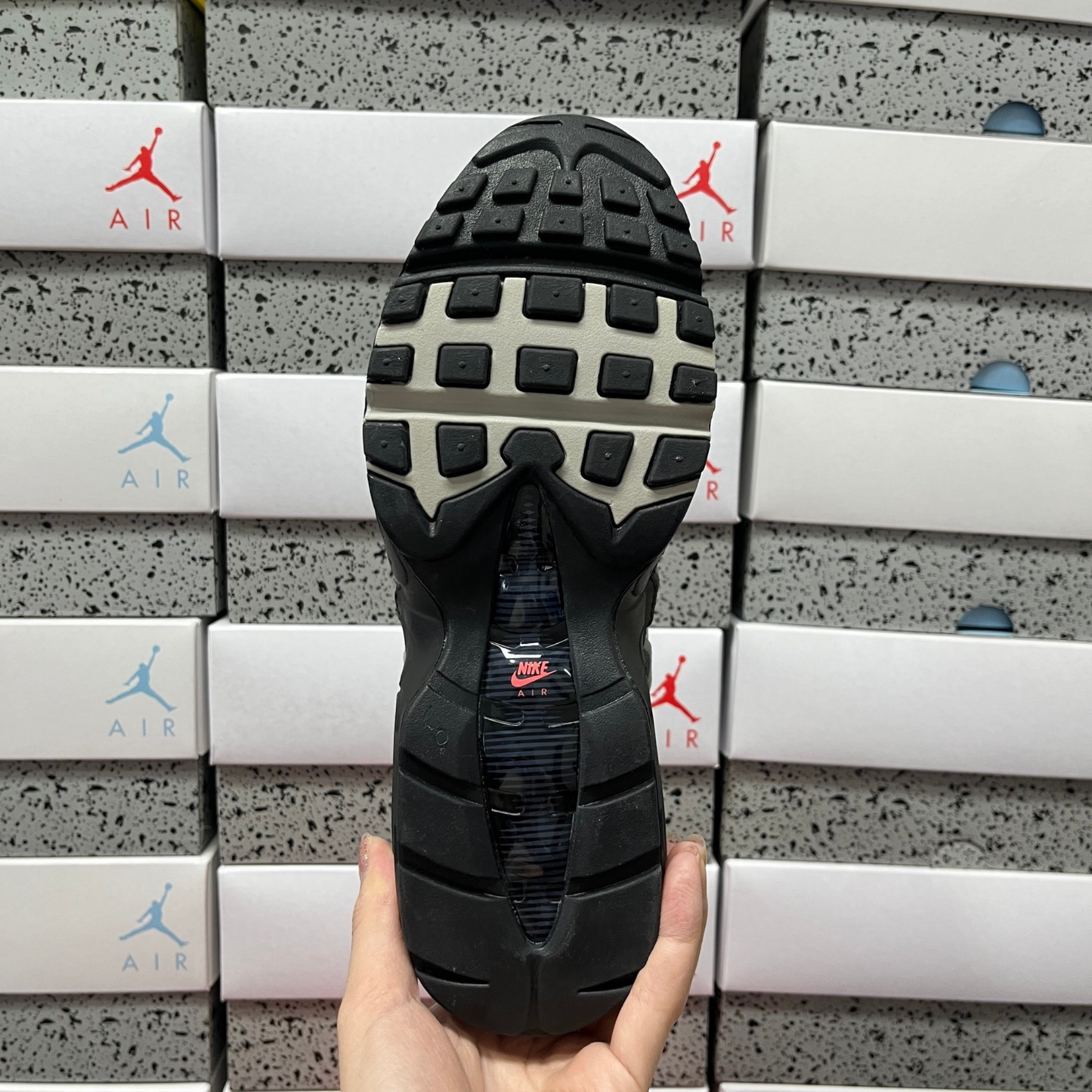 Air Max 95 - Smoke Grey Track Red