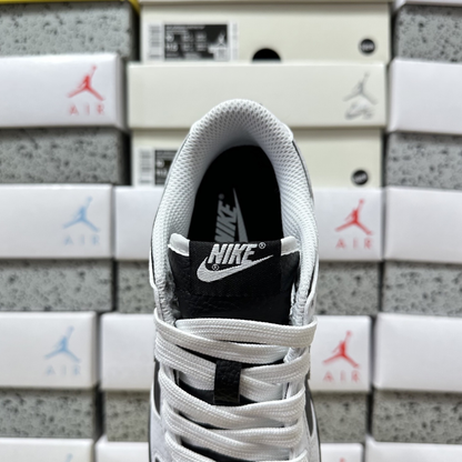 Nike Dunk Low - Reverse Panda