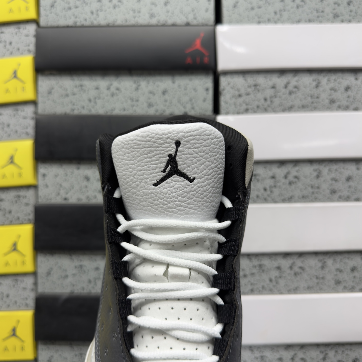 Air Jordan 13 Retro - Atmosphere Grey