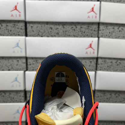 Off-White X Nike SB Dunk Low - University Gold