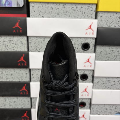 Air Jordan 11 Retro - 72-10