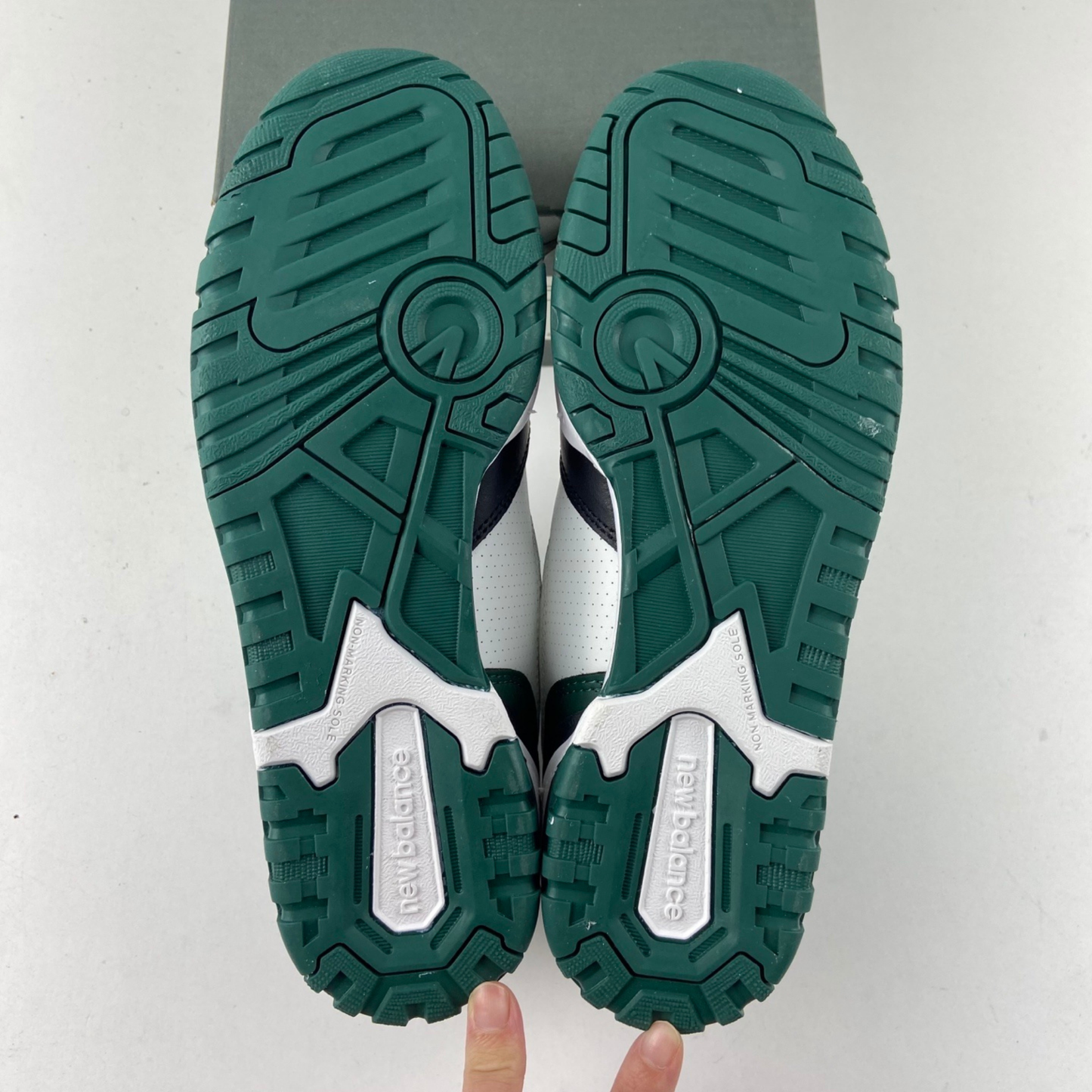 New Balance 550 - Pine Strike
