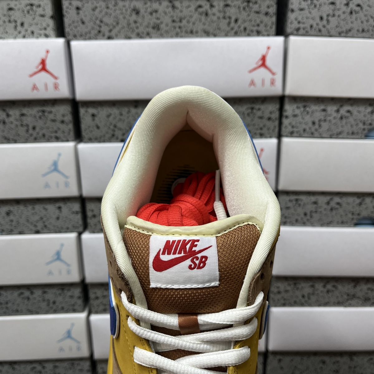 Nike Dunk Low SB Premium - Newcastle Brown Ale