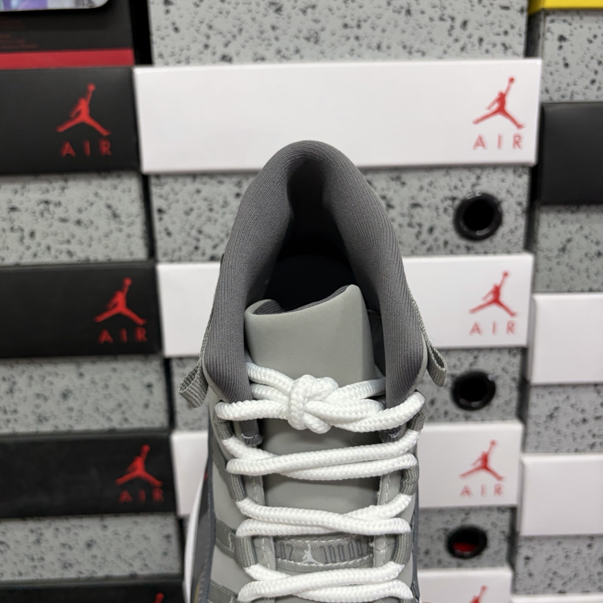 Air Jordan 11 Retro - Cool Grey