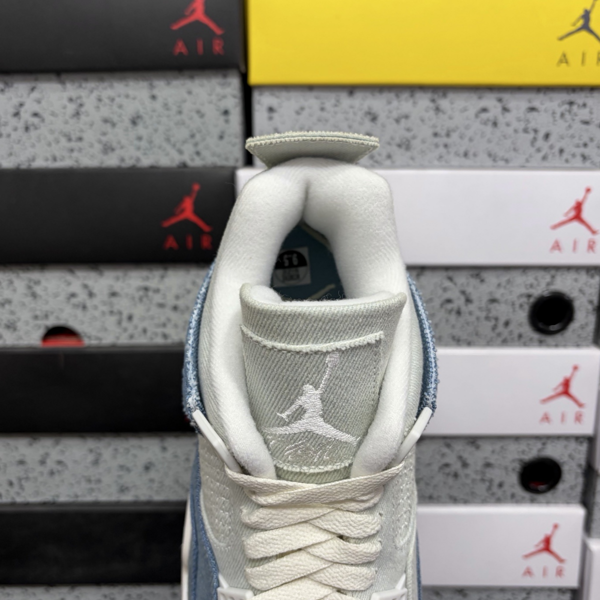 Air Jordan 4 Retro TEX - Worn Blue Denim