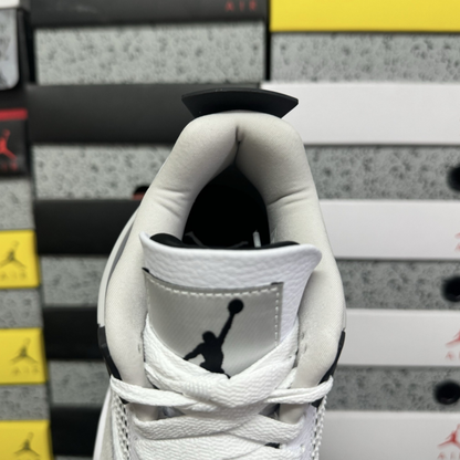 Air Jordan 4 Retro - Military Black