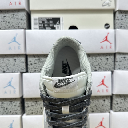 Nike Dunk Low - Light Smoke Grey