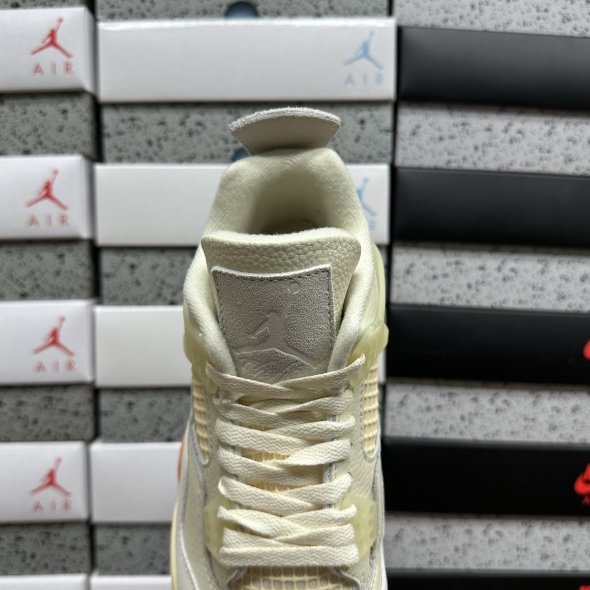Air Jordan 4 Retro - Birds of Paradise