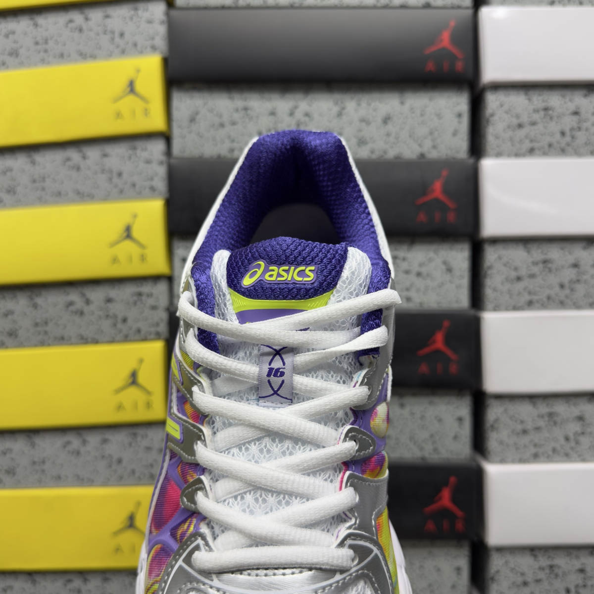 Asics Gel Nimbus 16 - Iridescent / Purple / Volt