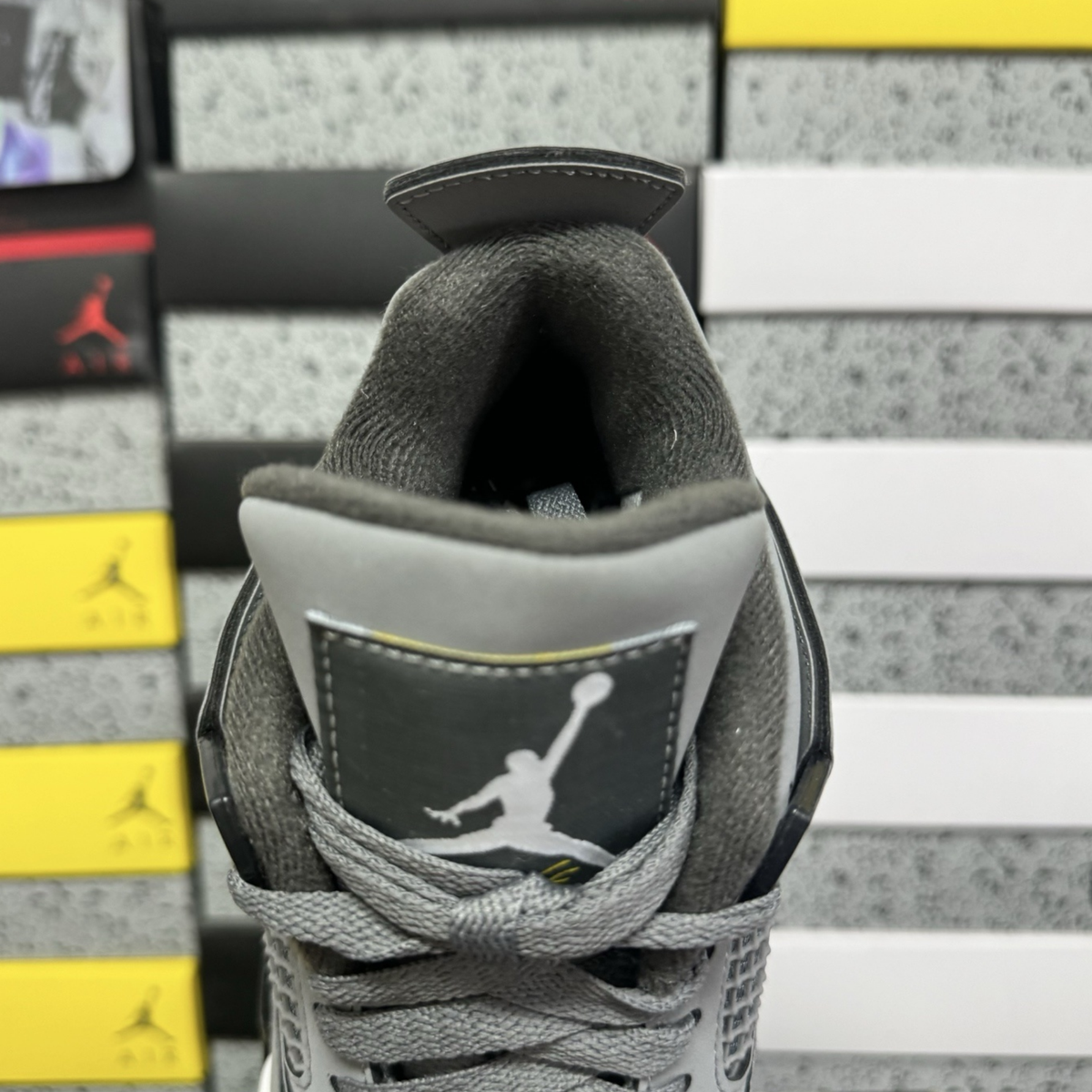 Air Jordan 4 Retro - Cool Grey