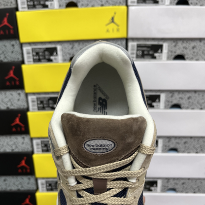 New Balance 2002R - Beige Navy Blue