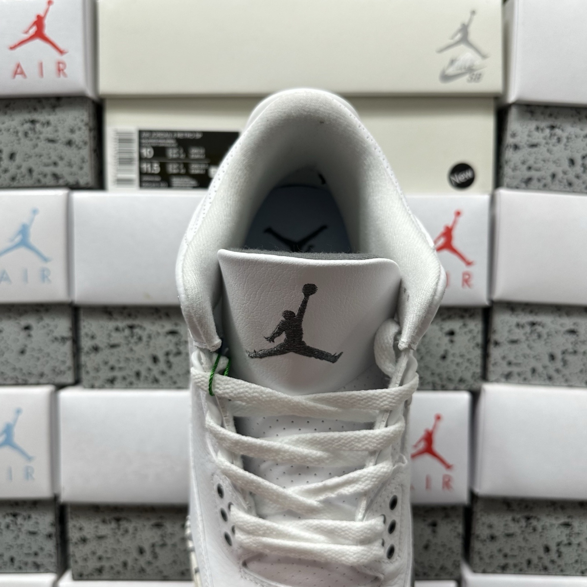 Air Jordan 3 Retro - Sail Cement Grey