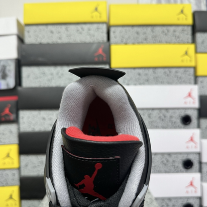 Air Jordan 4 Retro - Bred Reimagined [Tumbled Leather]