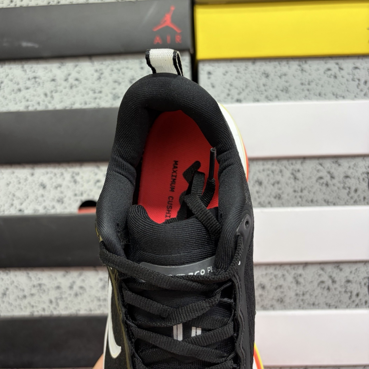 Nike Vomero Plus - Black Bright Crimson