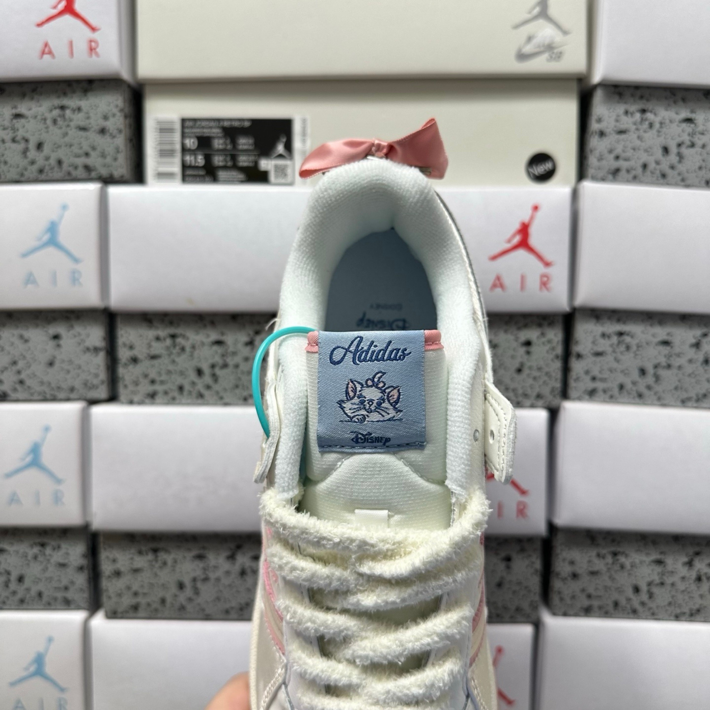 Adidas Forum Low x Disney - The Aristocats - Marie
