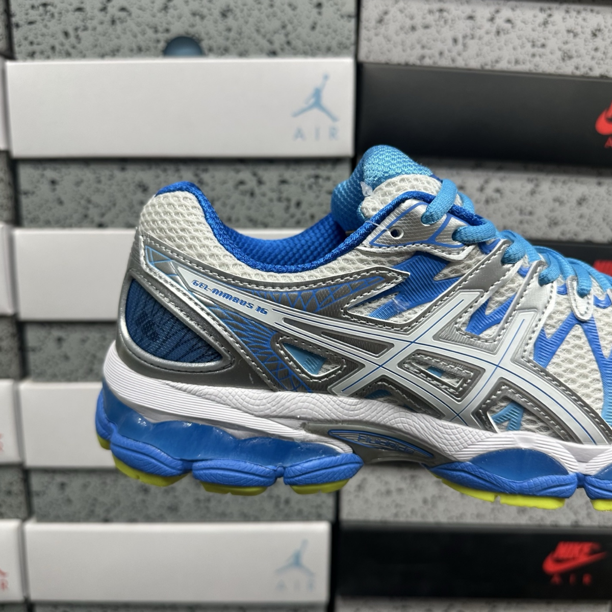 Asics Gel Nimbus 16 - Snow White / Royal Blue