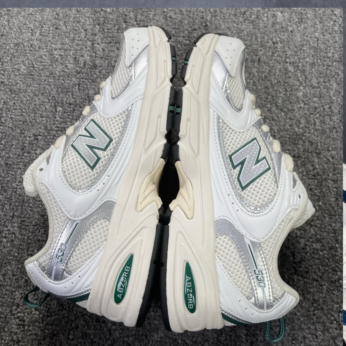 New Balance 530 - White Silver Green