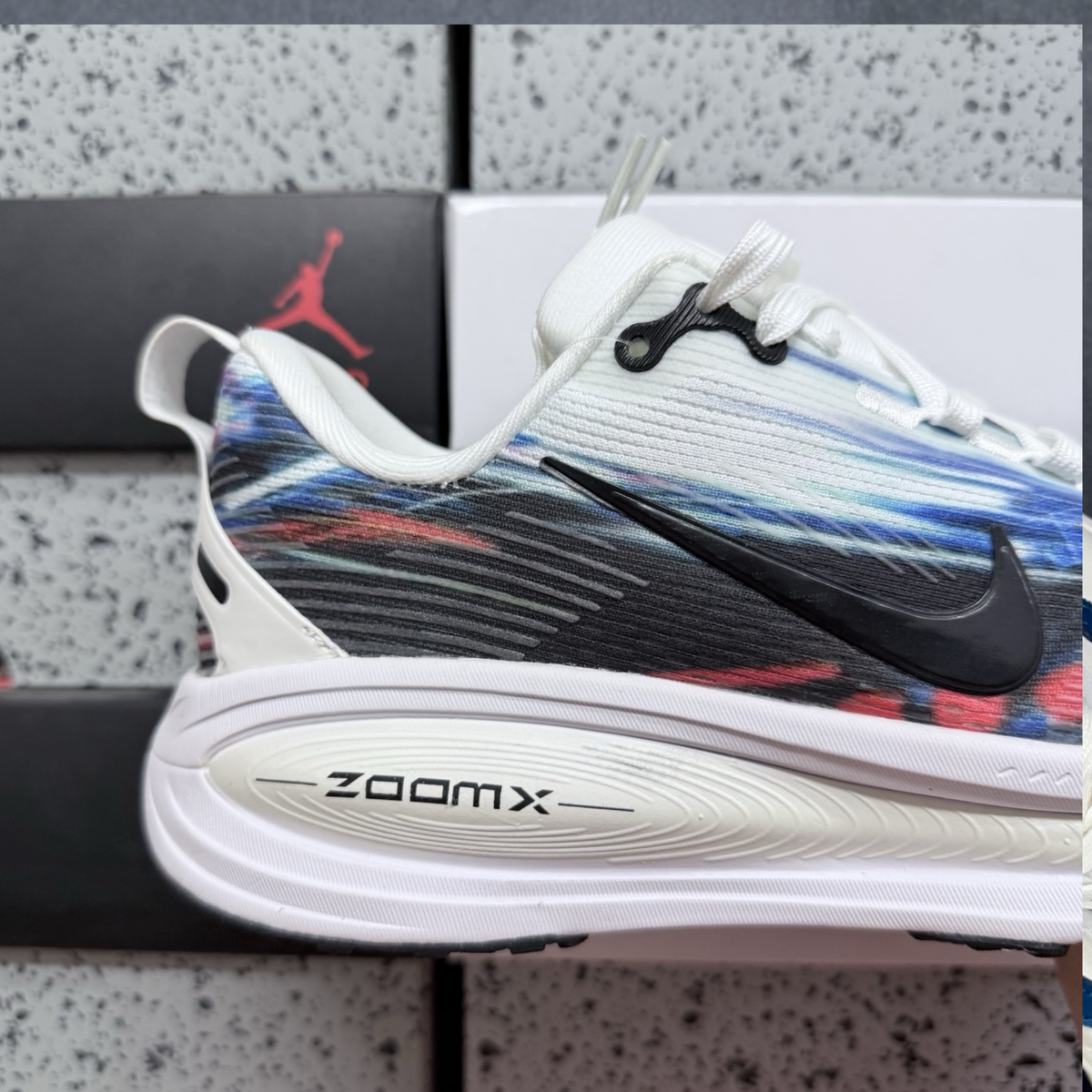 Nike Vomero 18 - Ekiden