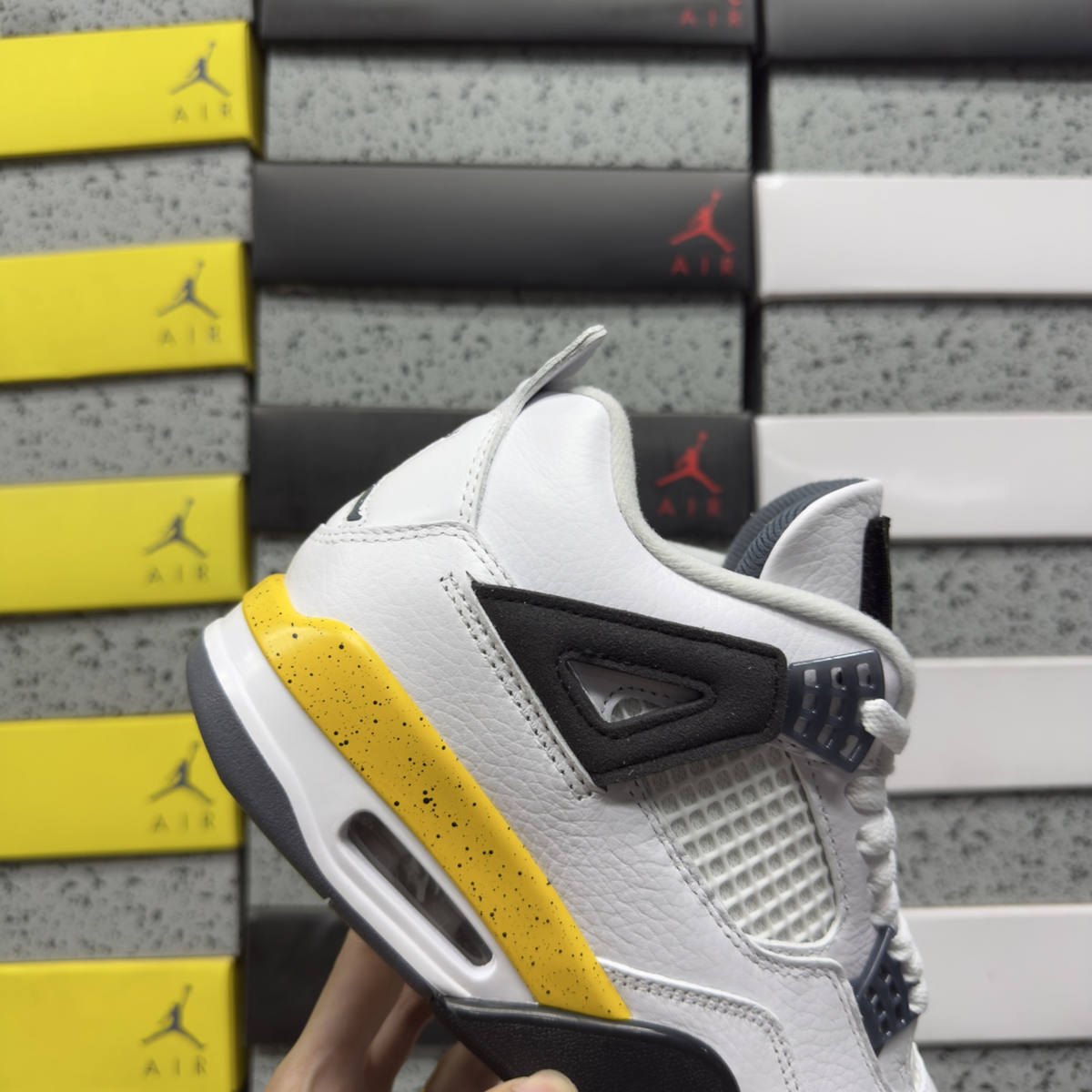 Air Jordan 4 Retro - Tour Yellow