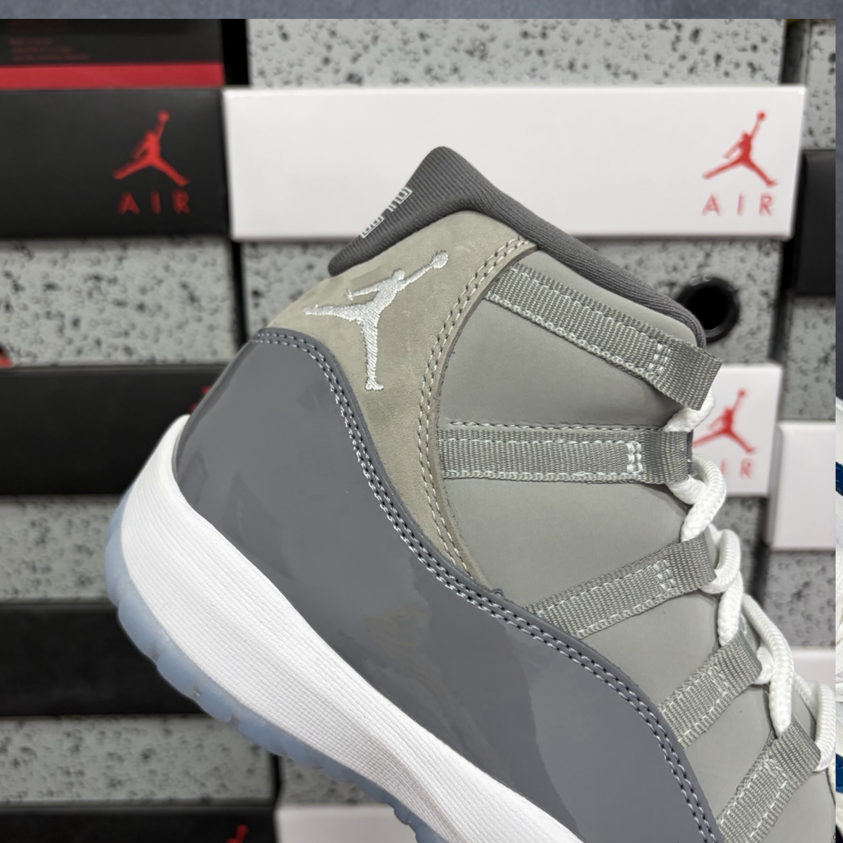 Air Jordan 11 Retro - Cool Grey