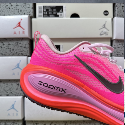 Nike Vomero Plus - Hyper Pink/Black/White