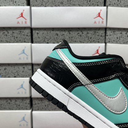 Diamond Supply Co x Nike SB Dunk Low Pro - Tiffany
