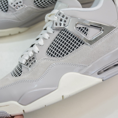 Air Jordan 4 Retro - Frozen Moments