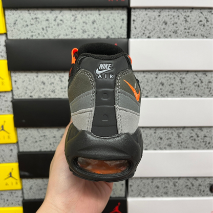 Air Max 95 - Black Hyper Crimson