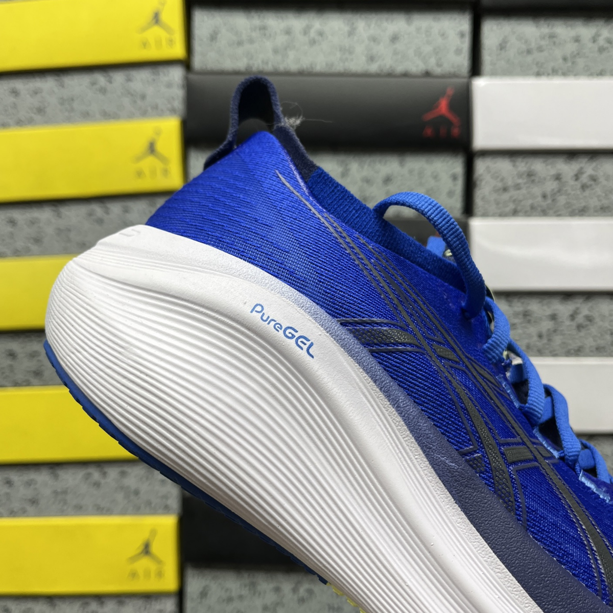 Asics Gel Nimbus 27 - Illusion Blue / Indigo Blue