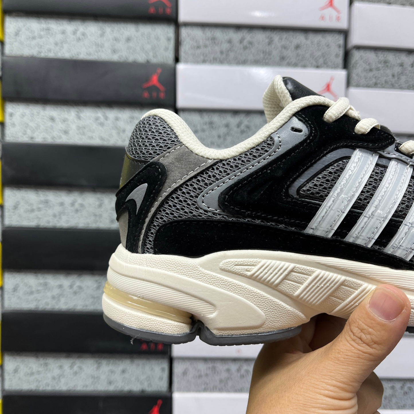 Adidas Response CL - Core Black Grey Four