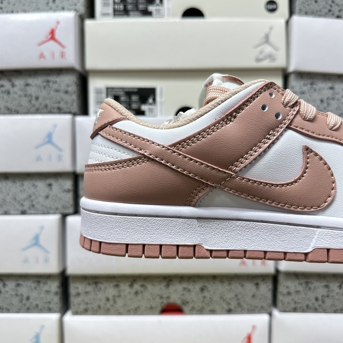 Nike Dunk Low - Rose Whisper