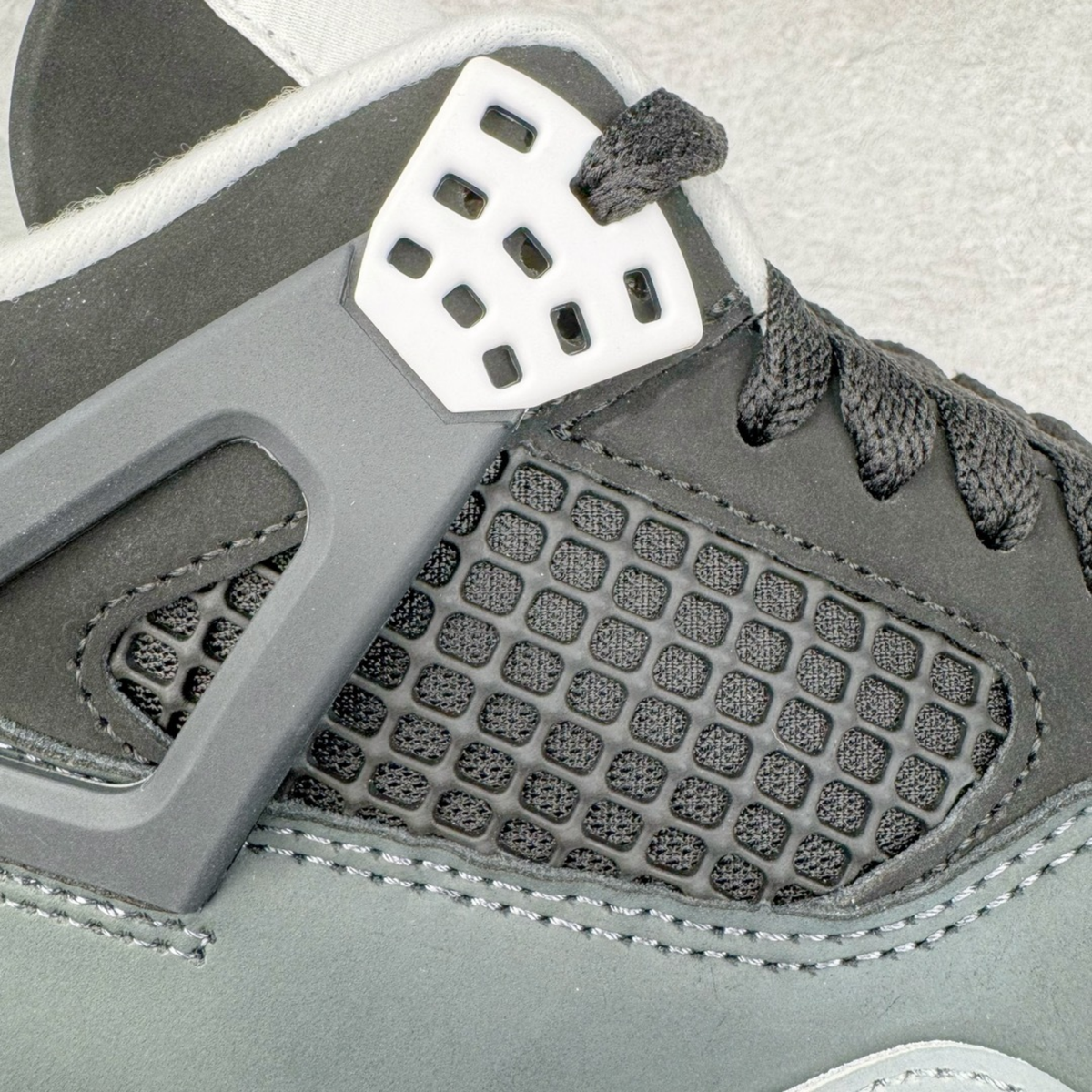 Air Jordan 4 Retro - Fear