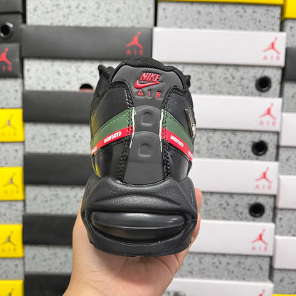 Air Max 95 x Undefeated - Black