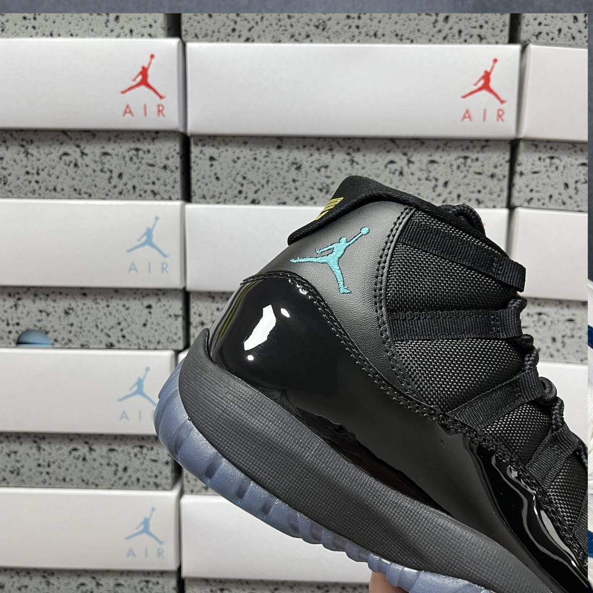 Air Jordan 11 Retro - Gamma Blue
