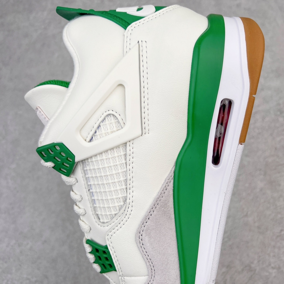 Nike SB x Air Jordan 4 Retro SP - Pine Green