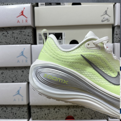Nike Vomero Plus SE - Sail/Barely Volt/Metallic Silver