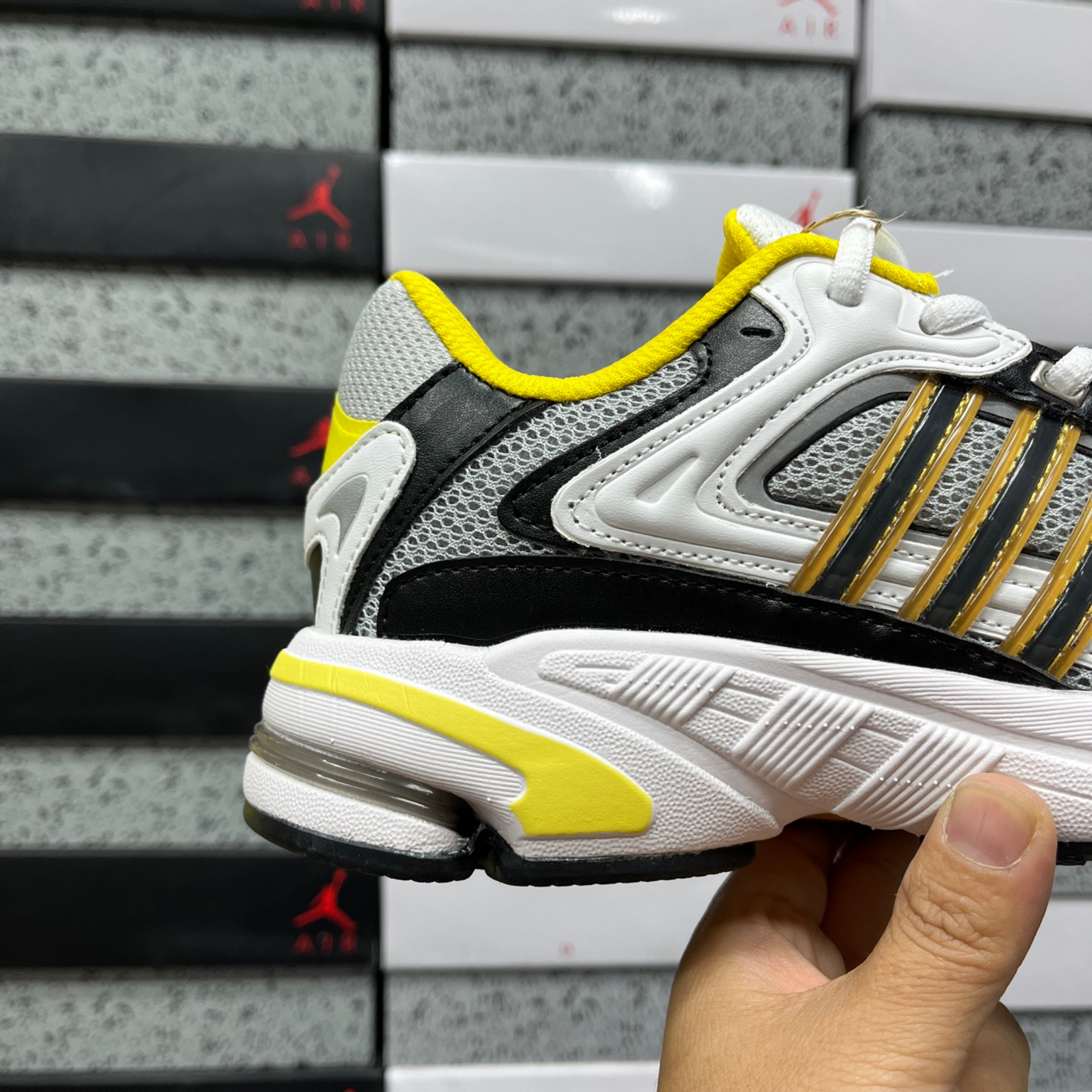 Adidas Response CL - White Core Black Solar Gol