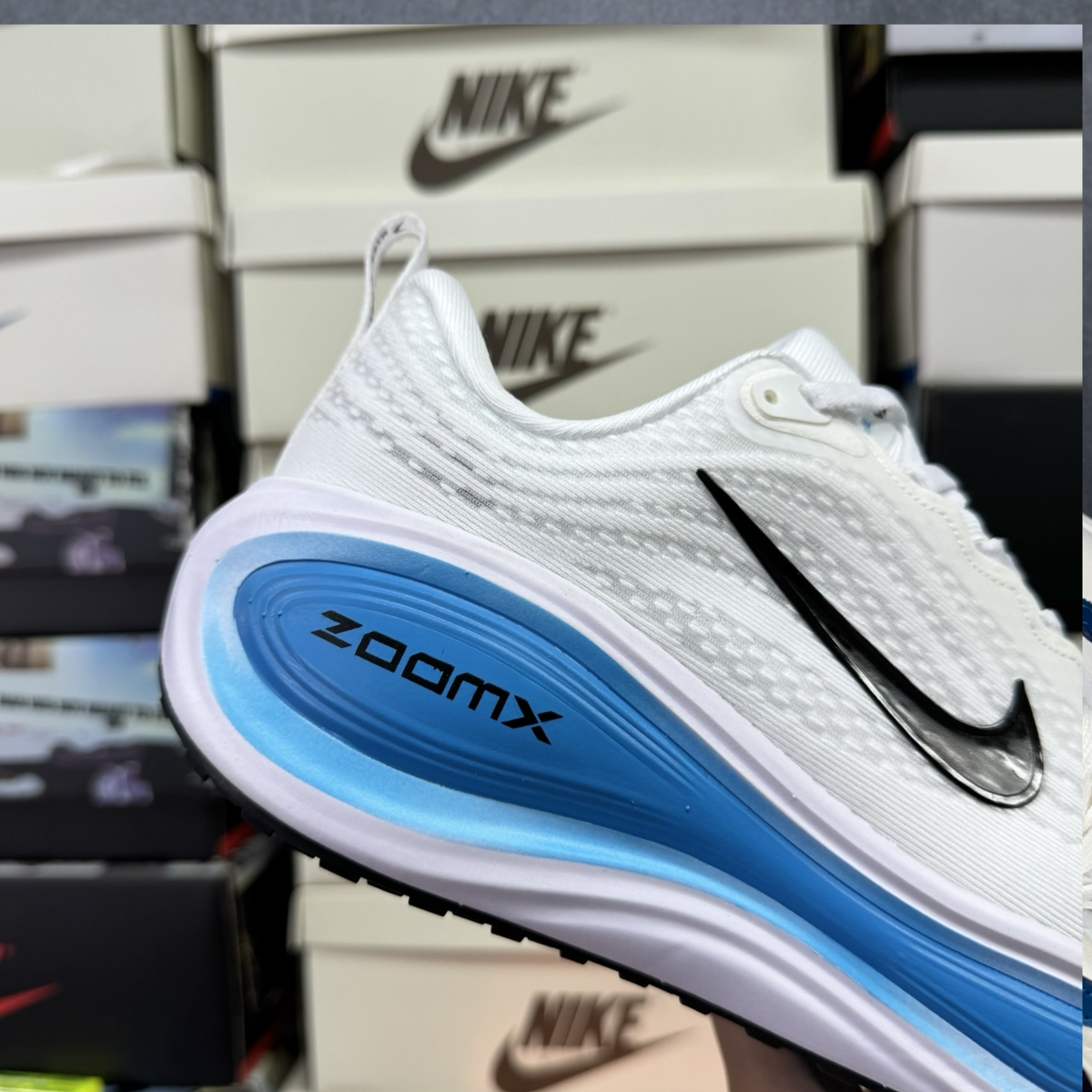 Nike Vomero Plus - White Black Blue Hero
