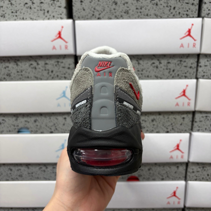 Air Max 95 x Undefeated - Geo Tokyo Bright Crimson