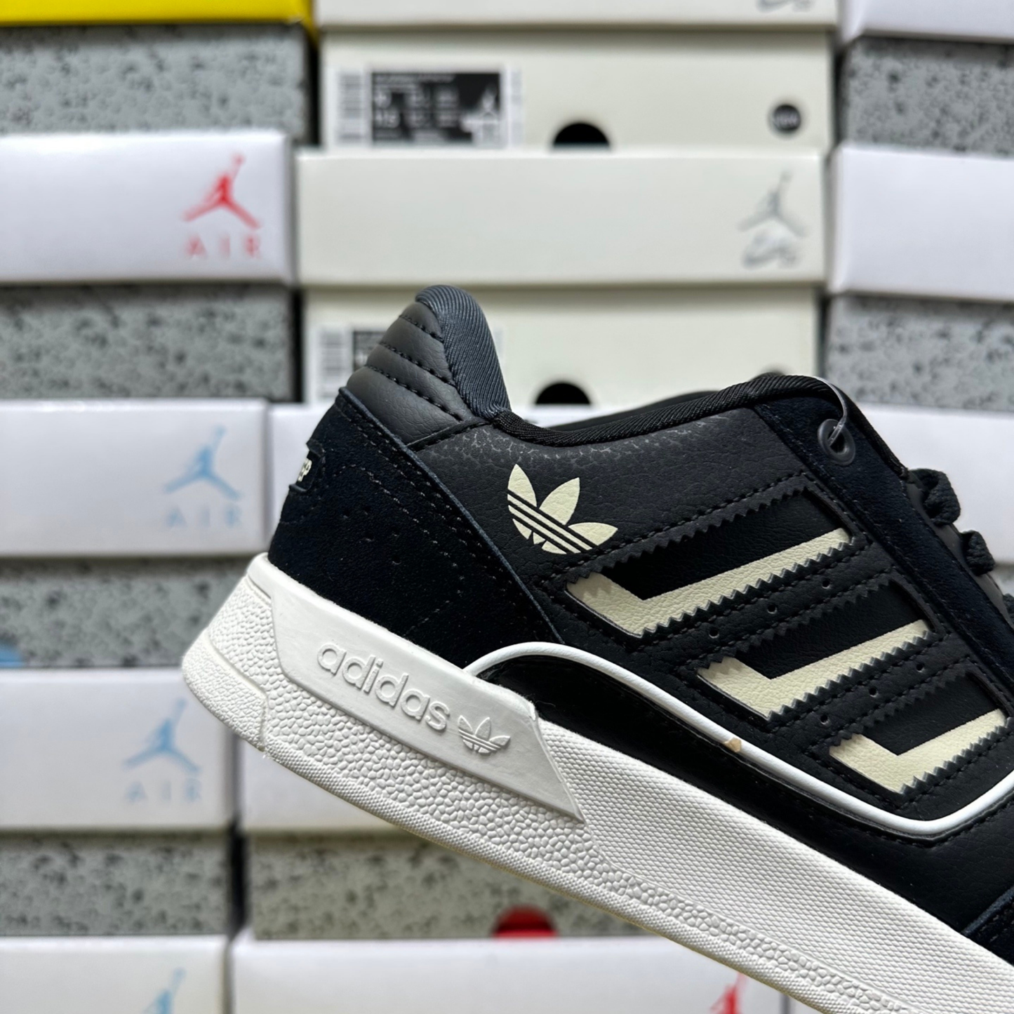 Adidas Drop Step Low 2.0 - Core Black / Chalk White / Carbon