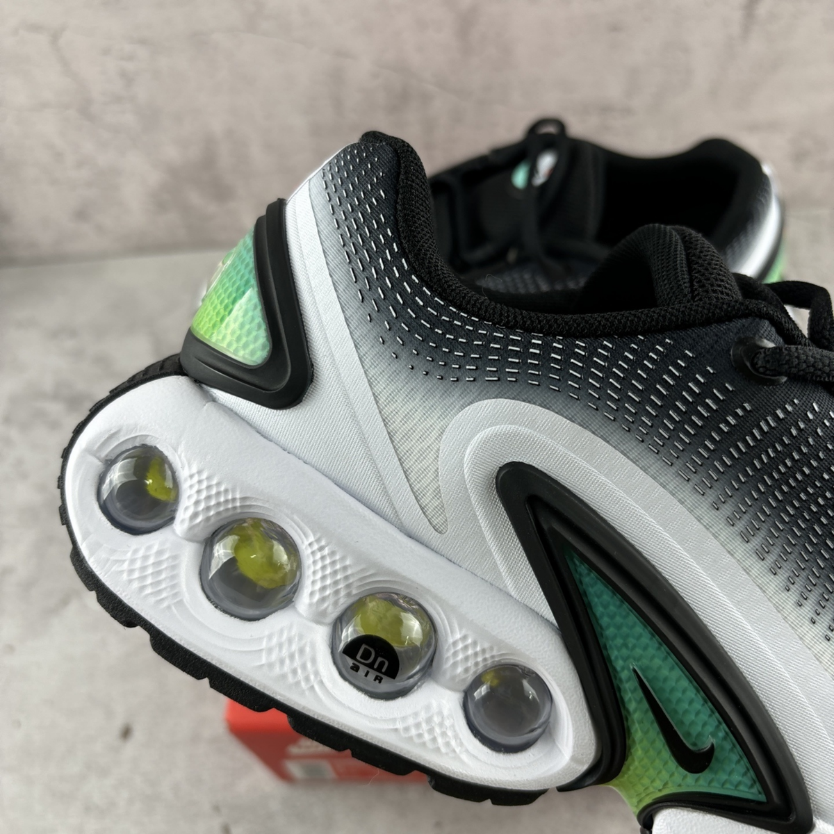 Nike Air Max DN SE - Black Light Bone Green Strike