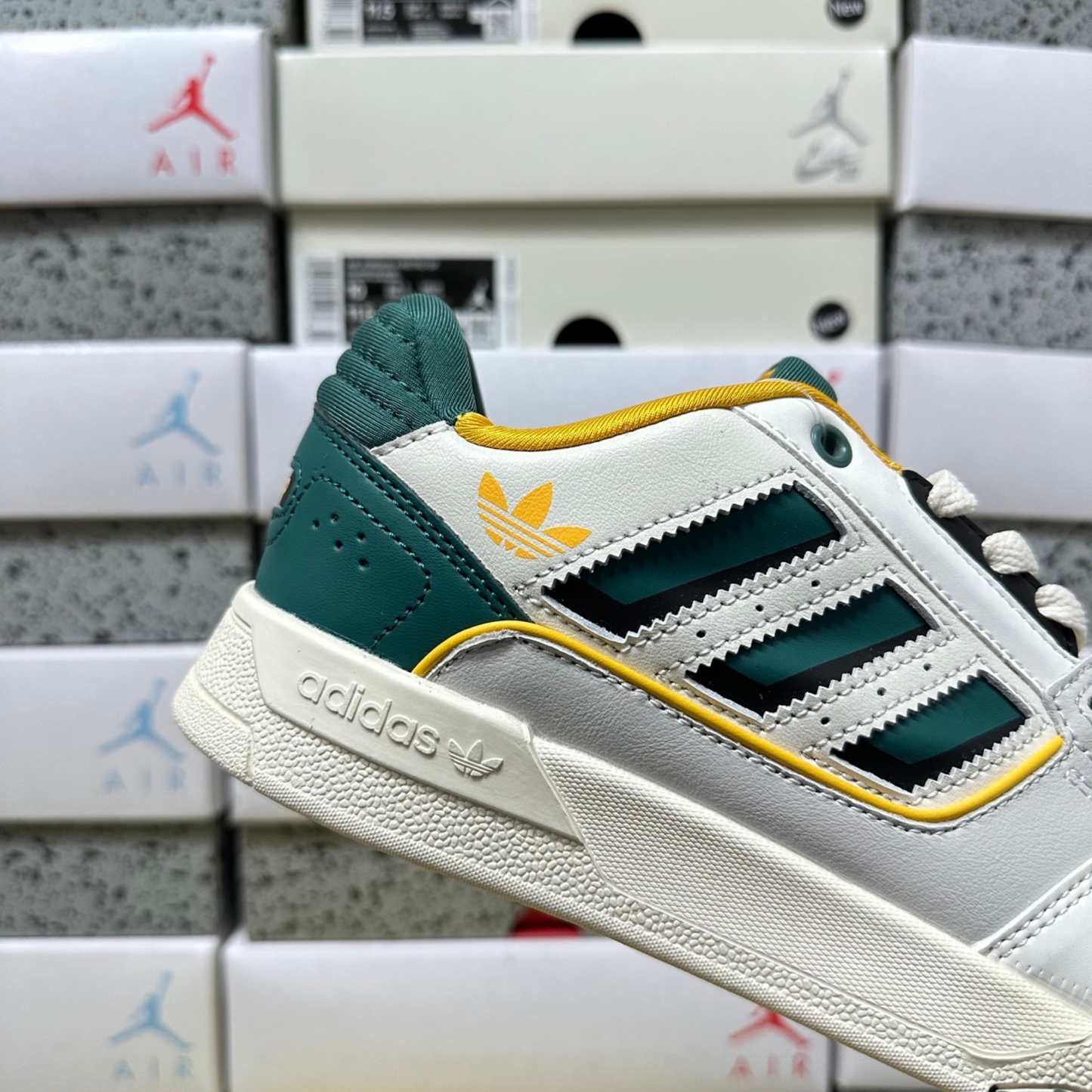 Adidas Drop Step Low 2.0 - White / Collegiate Green / Cyber Yellow