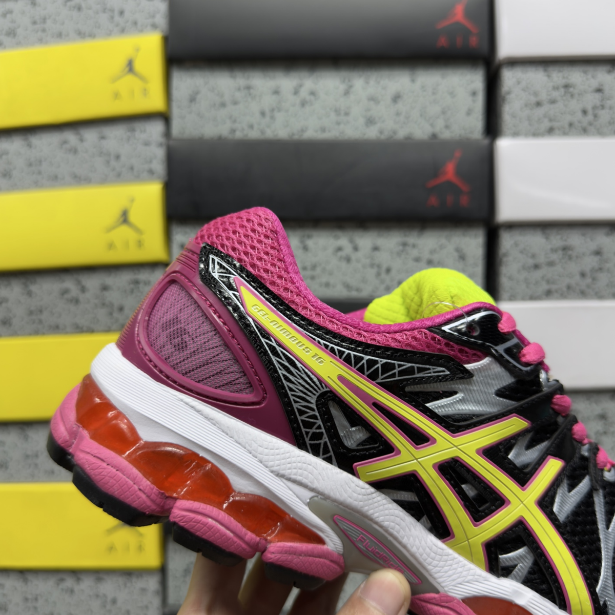 Asics Gel Nimbus 16 - Black / Hot Pink / Flash Yellow
