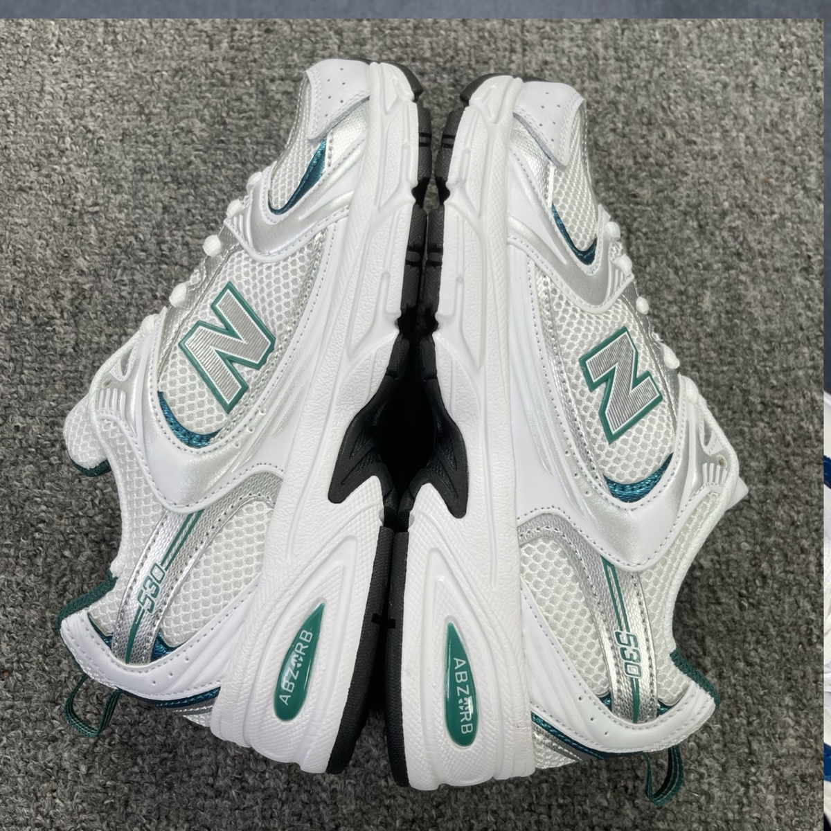 New Balance 530 - White Silver Green
